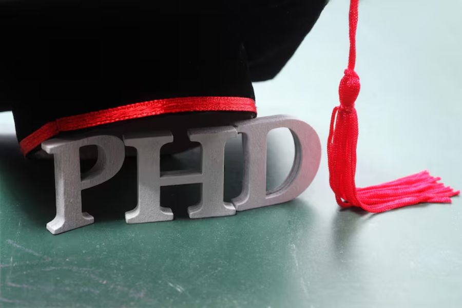 How to Design Memorable Graduation Announcements