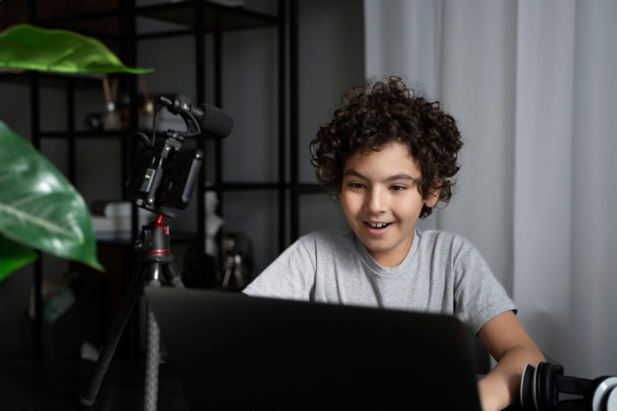 How AI Is Quietly Reshaping the Way Solo Creators Make Videos