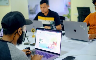 Why U.S. Startups Are Replacing In-House Hiring With Outsourced Web Development Teams 